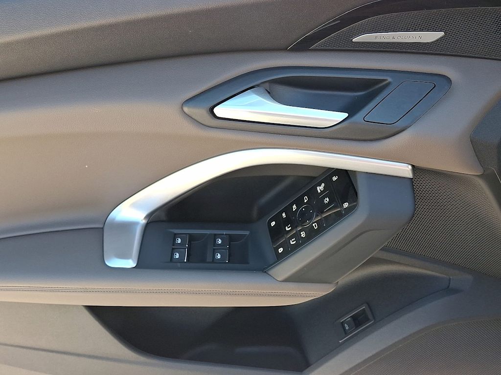 Thumbnail: 2025 Audi Q5 - 23