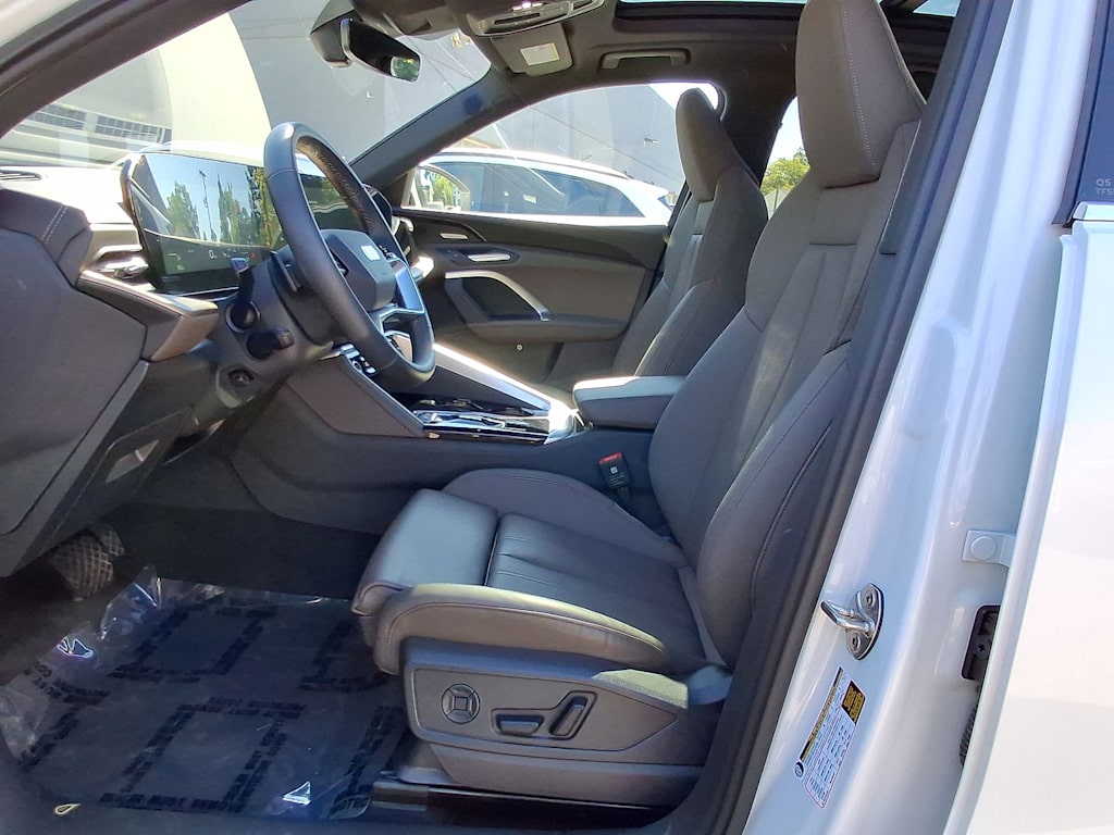 Thumbnail: 2025 Audi Q5 - 10