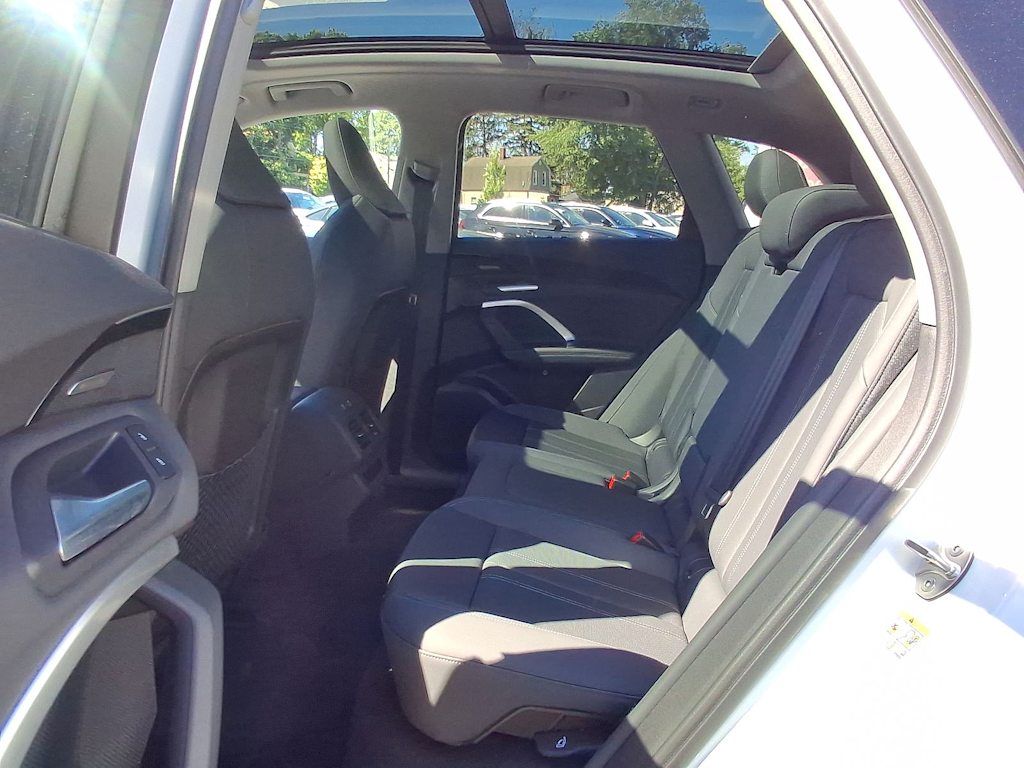 Thumbnail: 2025 Audi Q5 - 29