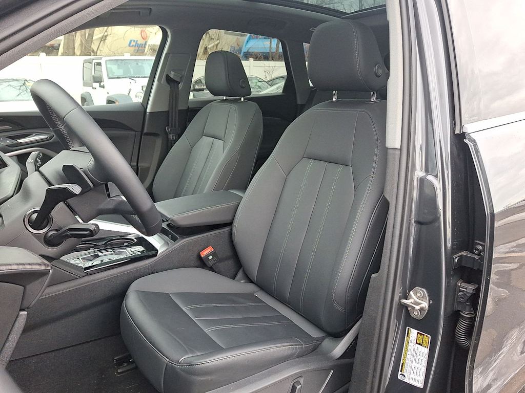 Thumbnail: 2025 Audi Q5 - 9