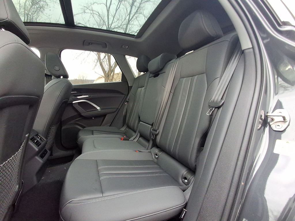 Thumbnail: 2025 Audi Q5 - 10