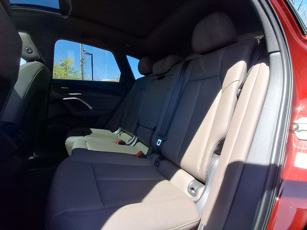 Thumbnail: 2025 Audi Q5 - 11