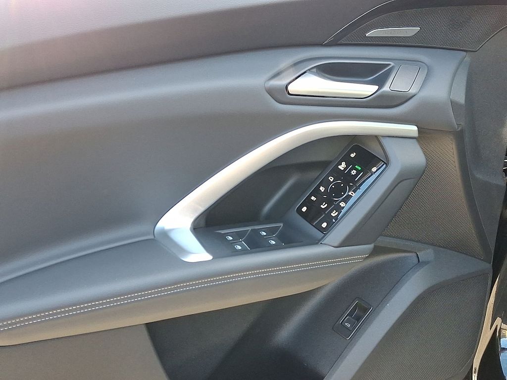 Thumbnail: 2025 Audi Q5 - 18