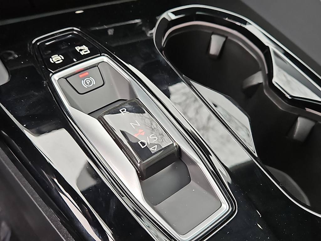 Thumbnail: 2025 Audi Q5 - 12