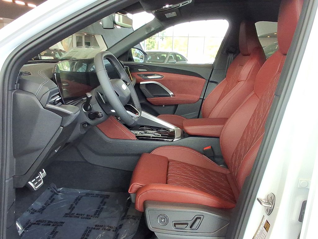 Thumbnail: 2026 Audi SQ5 - 9