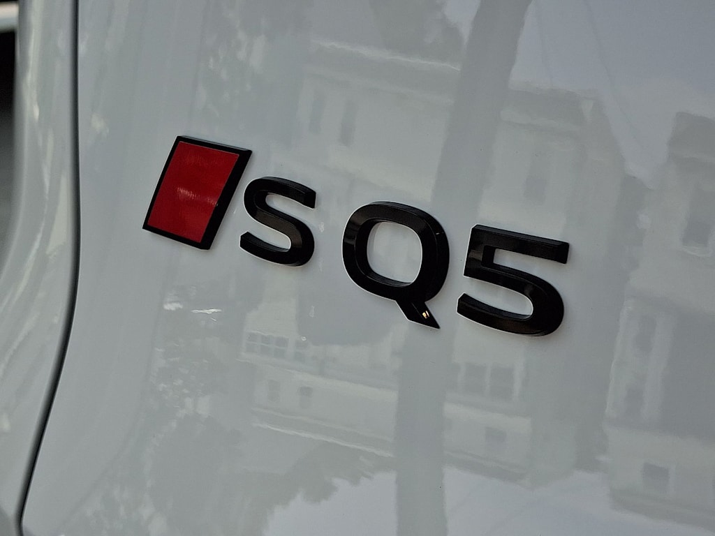 Thumbnail: 2026 Audi SQ5 - 7