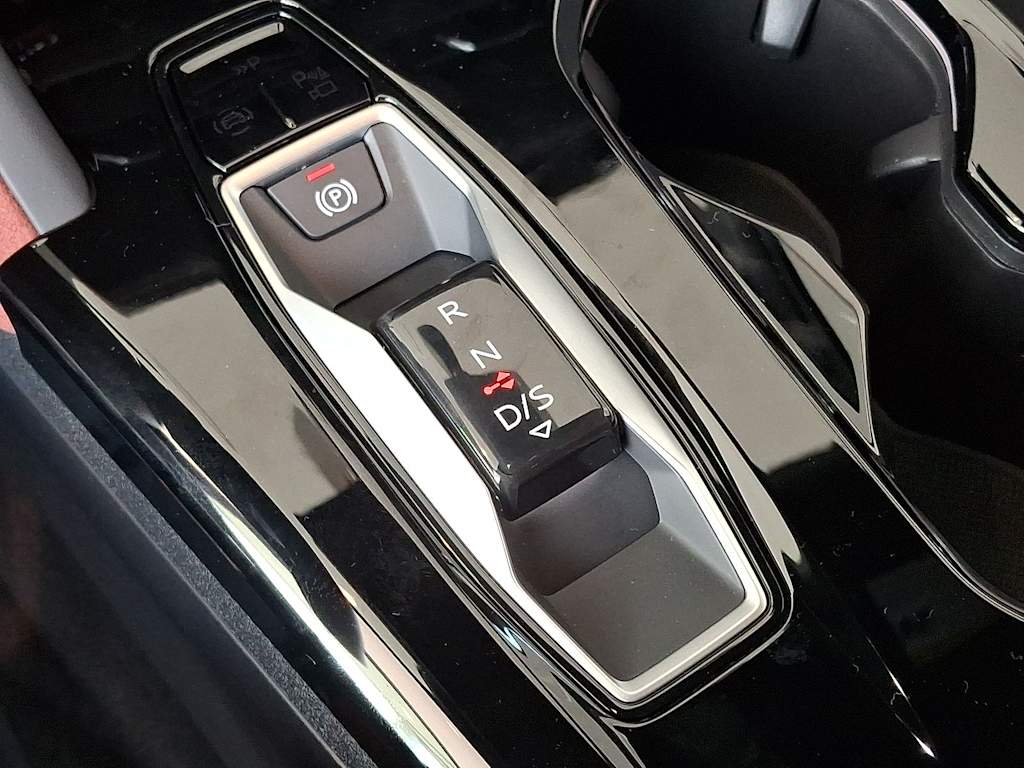 Thumbnail: 2026 Audi SQ5 - 14