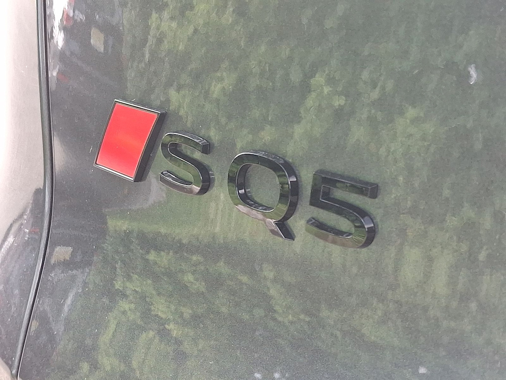 Thumbnail: 2026 Audi SQ5 - 13