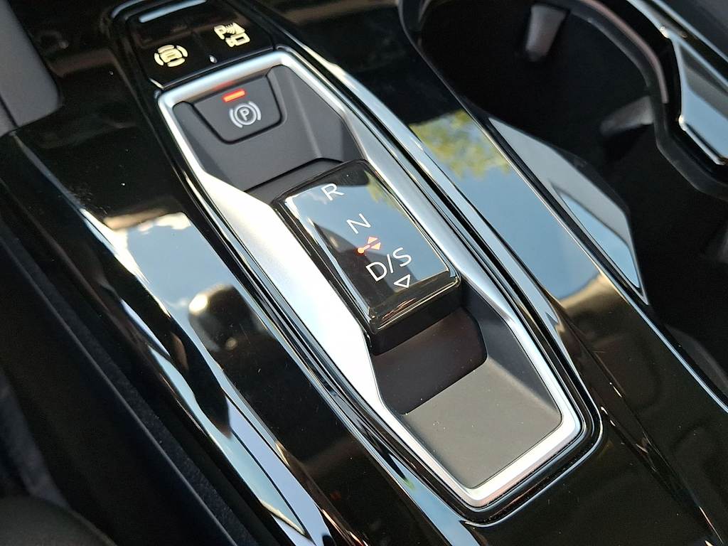 Thumbnail: 2025 Audi Q5 - 15
