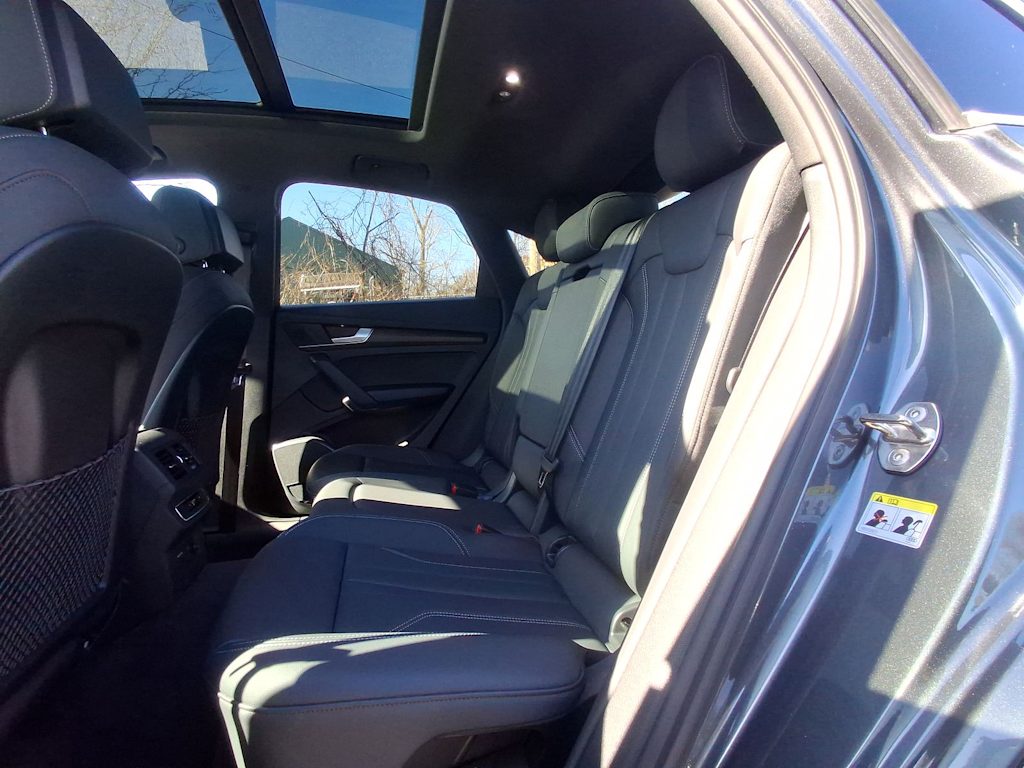 2022 Audi Q5 Premium 11