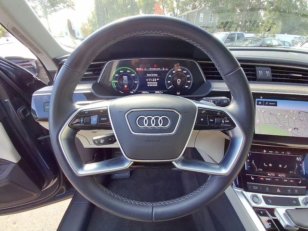 Thumbnail: 2024 Audi Q8 e-tron - 11