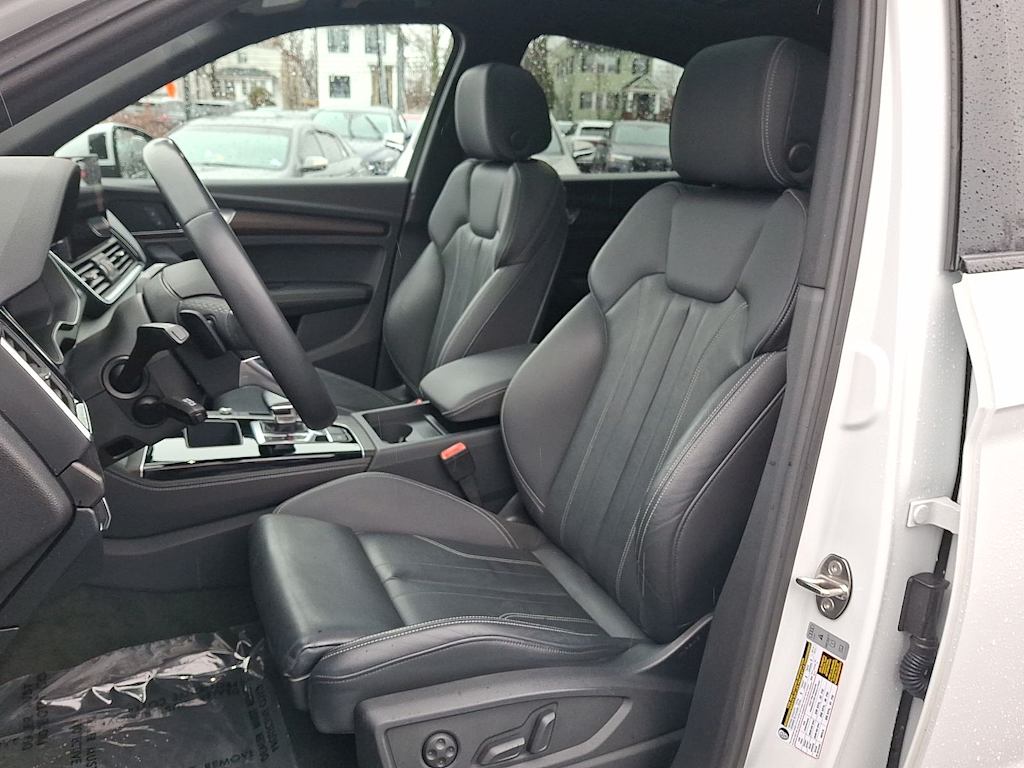 Thumbnail: 2023 Audi Q5 - 10