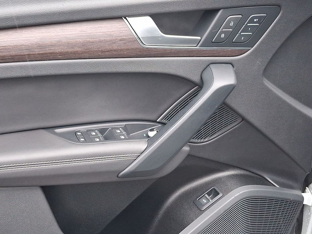 Thumbnail: 2023 Audi Q5 - 19