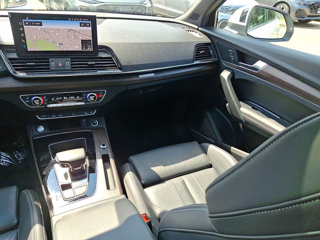 Thumbnail: 2023 Audi Q5 - 9