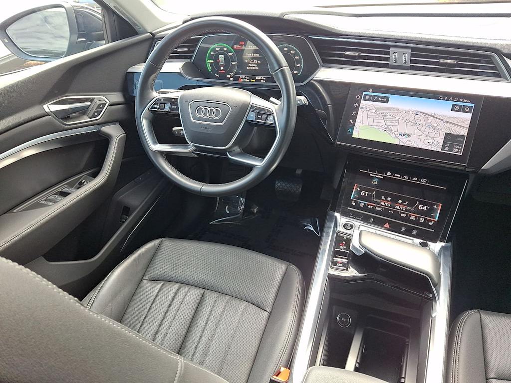 Thumbnail: 2024 Audi Q8 e-tron - 8