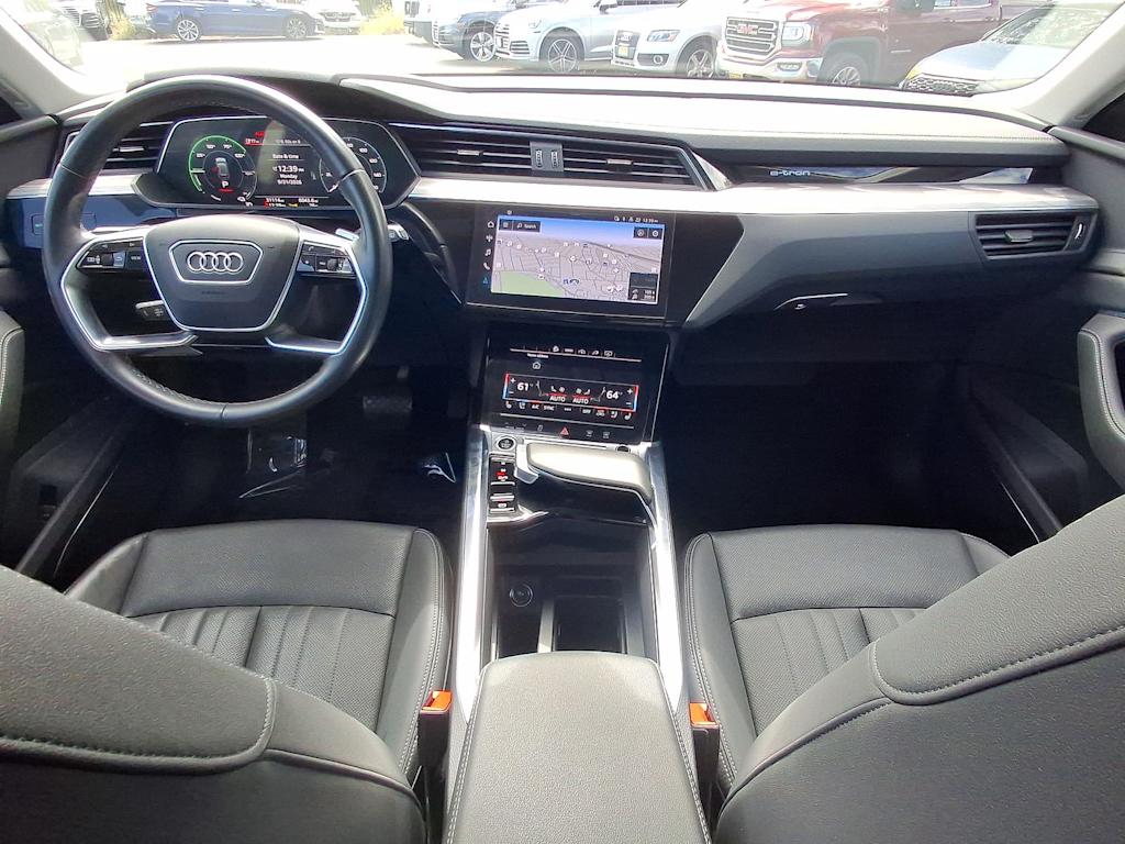 Thumbnail: 2024 Audi Q8 e-tron - 2