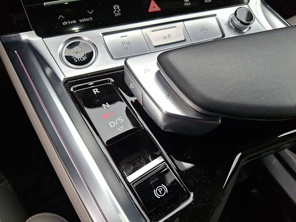 Thumbnail: 2024 Audi Q8 e-tron - 14