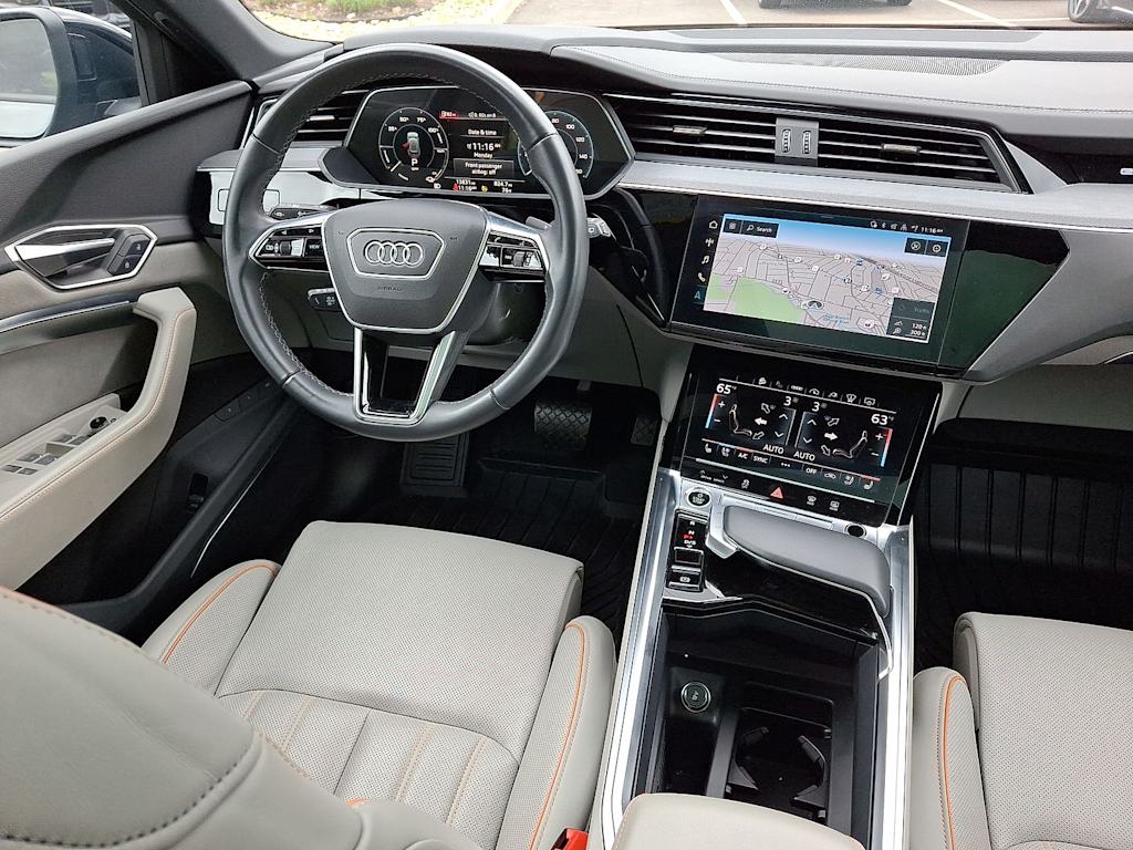 Thumbnail: 2024 Audi Q8 e-tron - 8