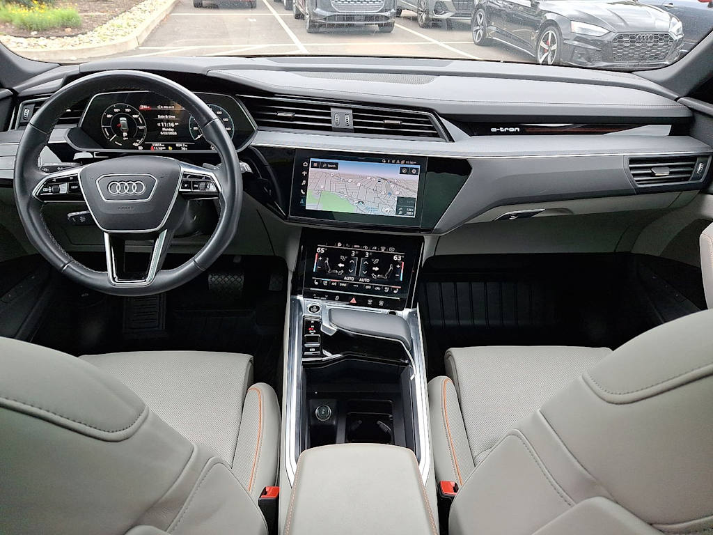 Thumbnail: 2024 Audi Q8 e-tron - 2