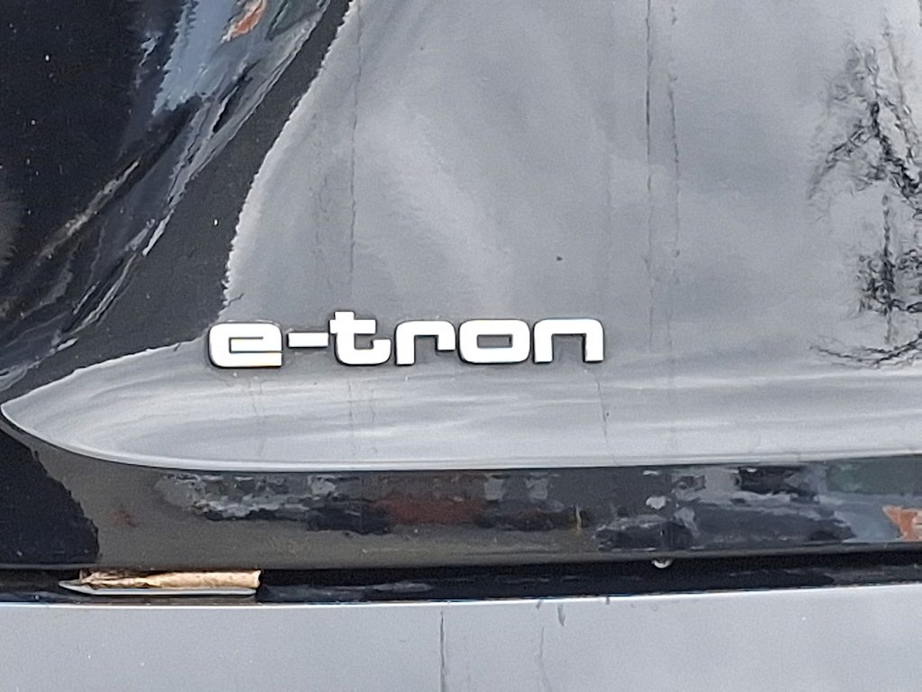 2022 Audi e-tron Premium 7