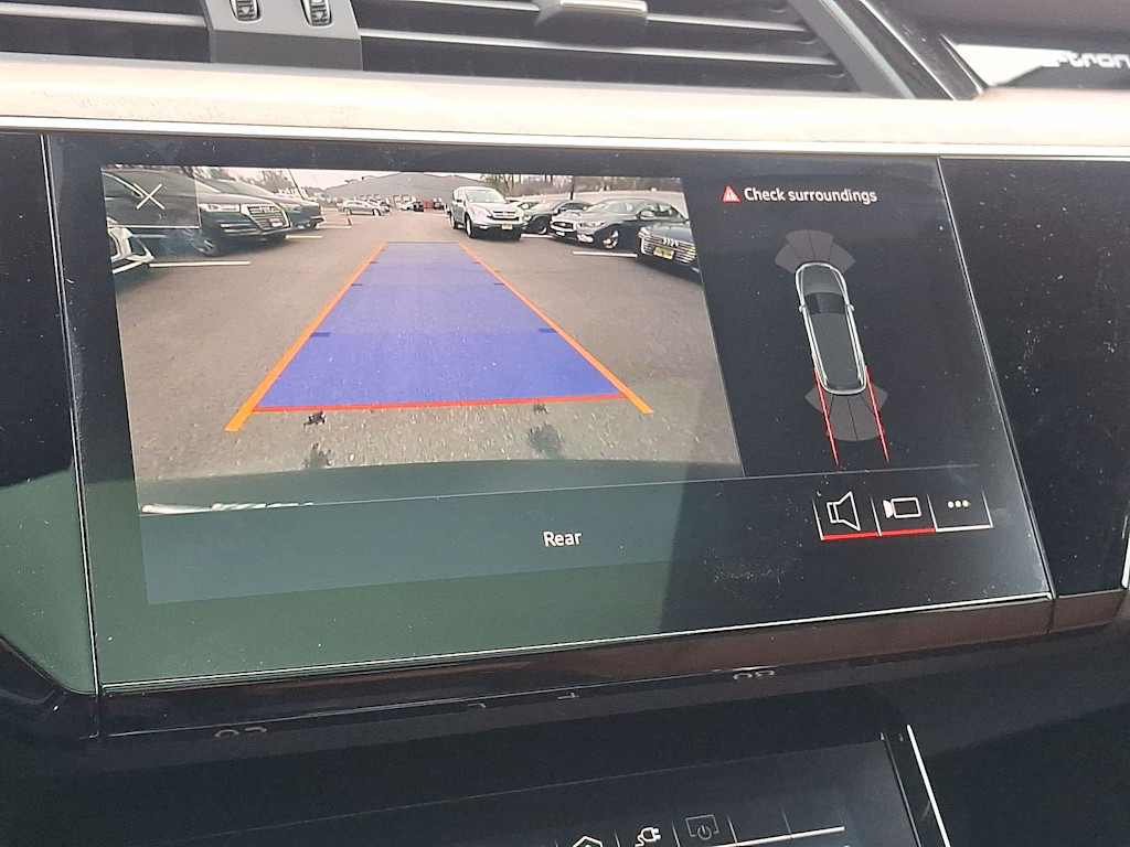 2022 Audi e-tron Premium 20