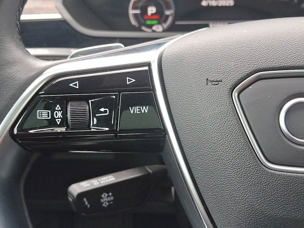 2022 Audi e-tron Premium 21