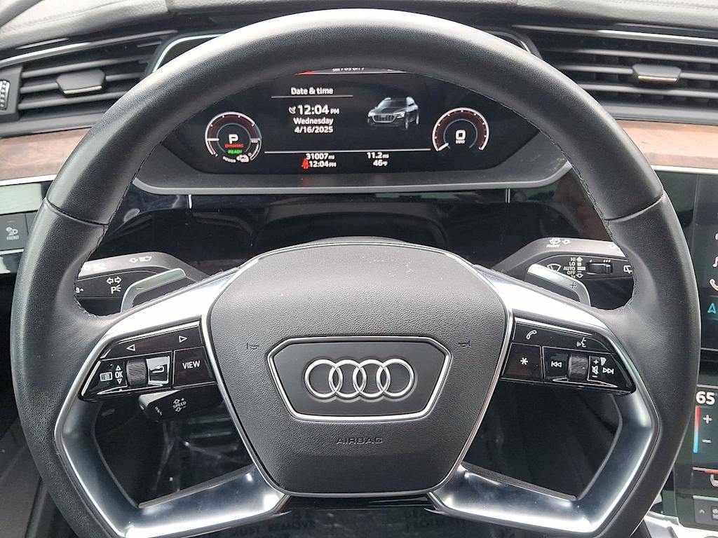 2022 Audi e-tron Premium 2