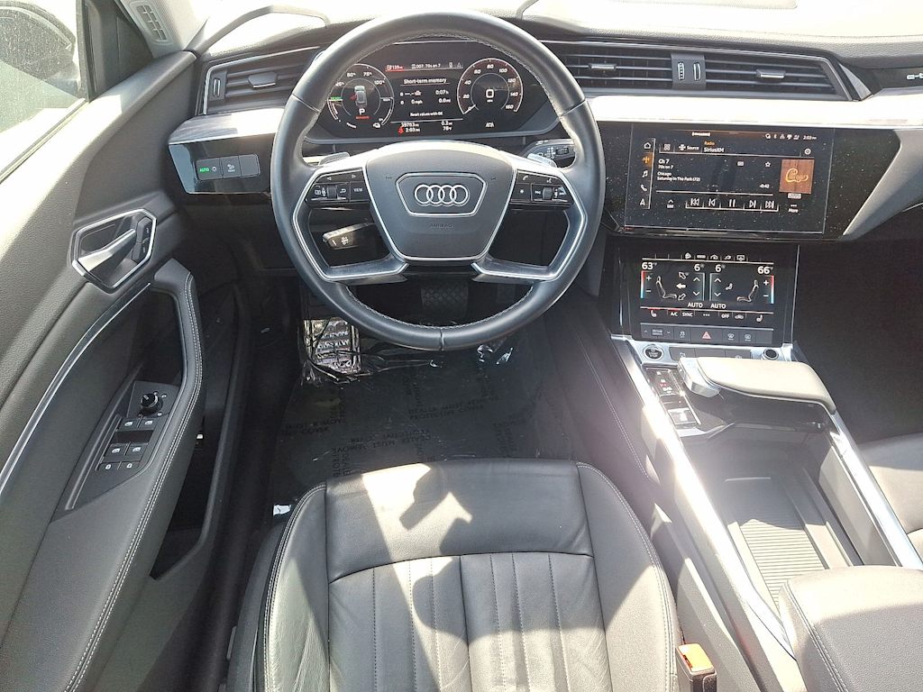 2021 Audi e-tron Premium 9