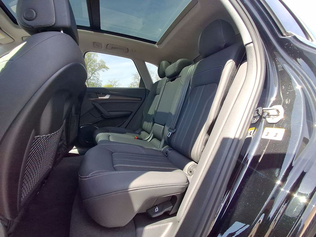 2022 Audi Q5 Premium 11