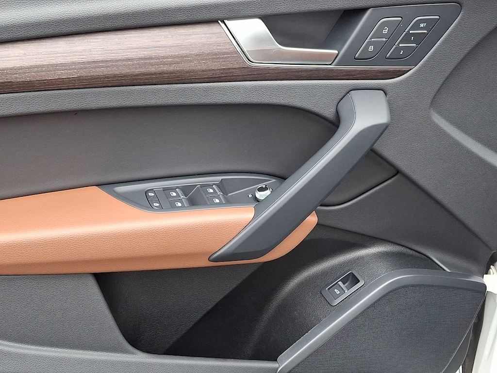 Thumbnail: 2023 Audi Q5 - 19