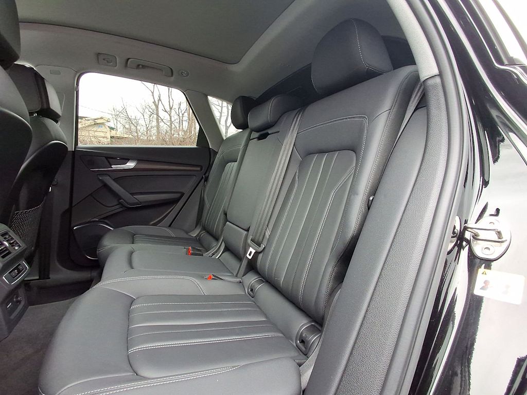 Thumbnail: 2023 Audi Q5 - 11