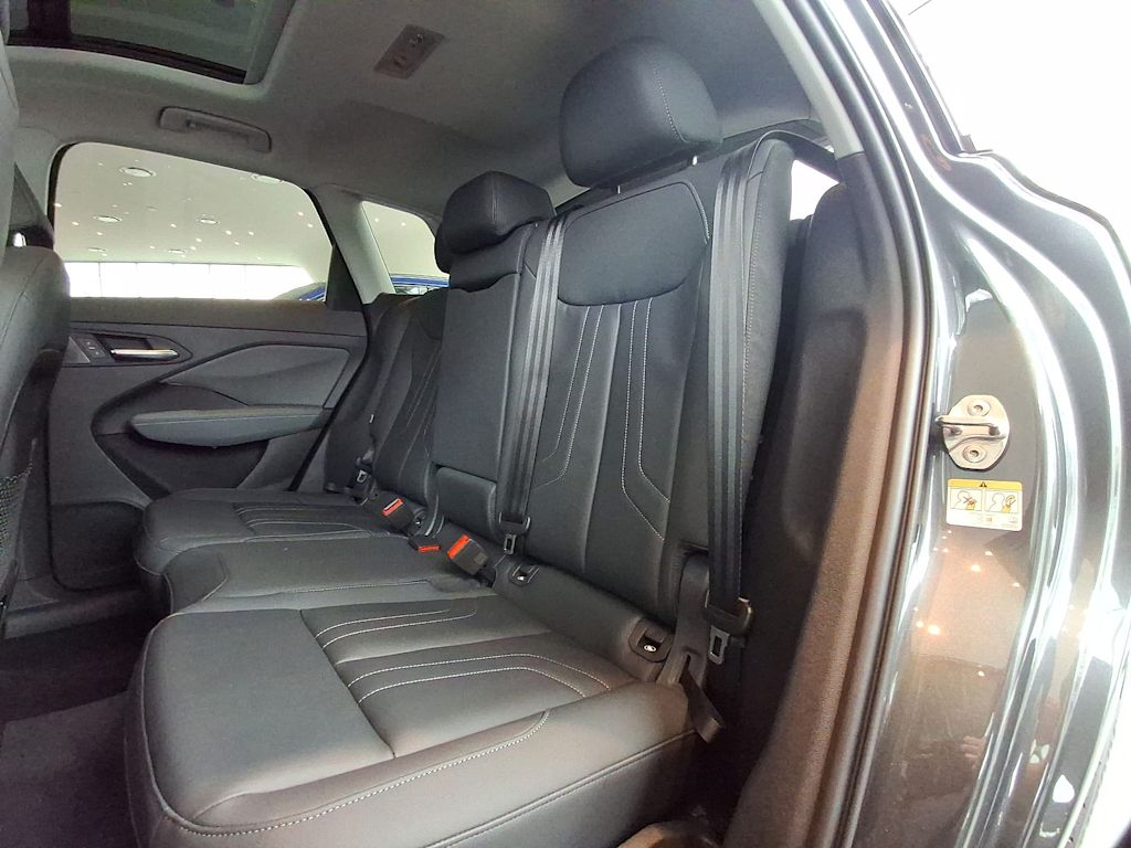 Thumbnail: 2026 Audi Q3 - 6