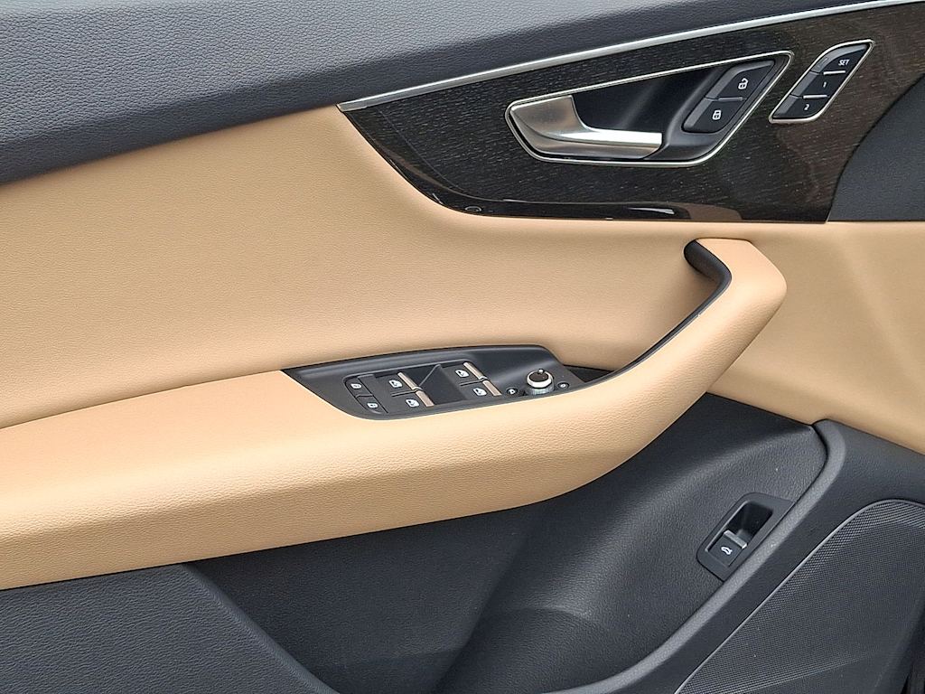 Thumbnail: 2023 Audi Q7 - 18