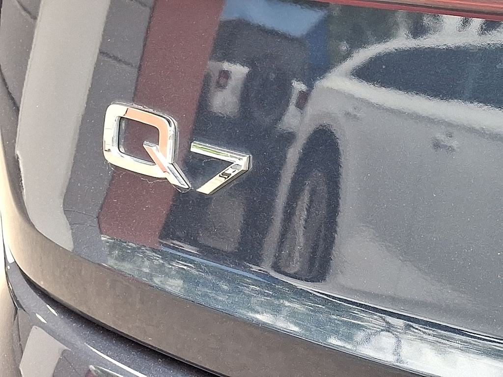 Thumbnail: 2023 Audi Q7 - 7