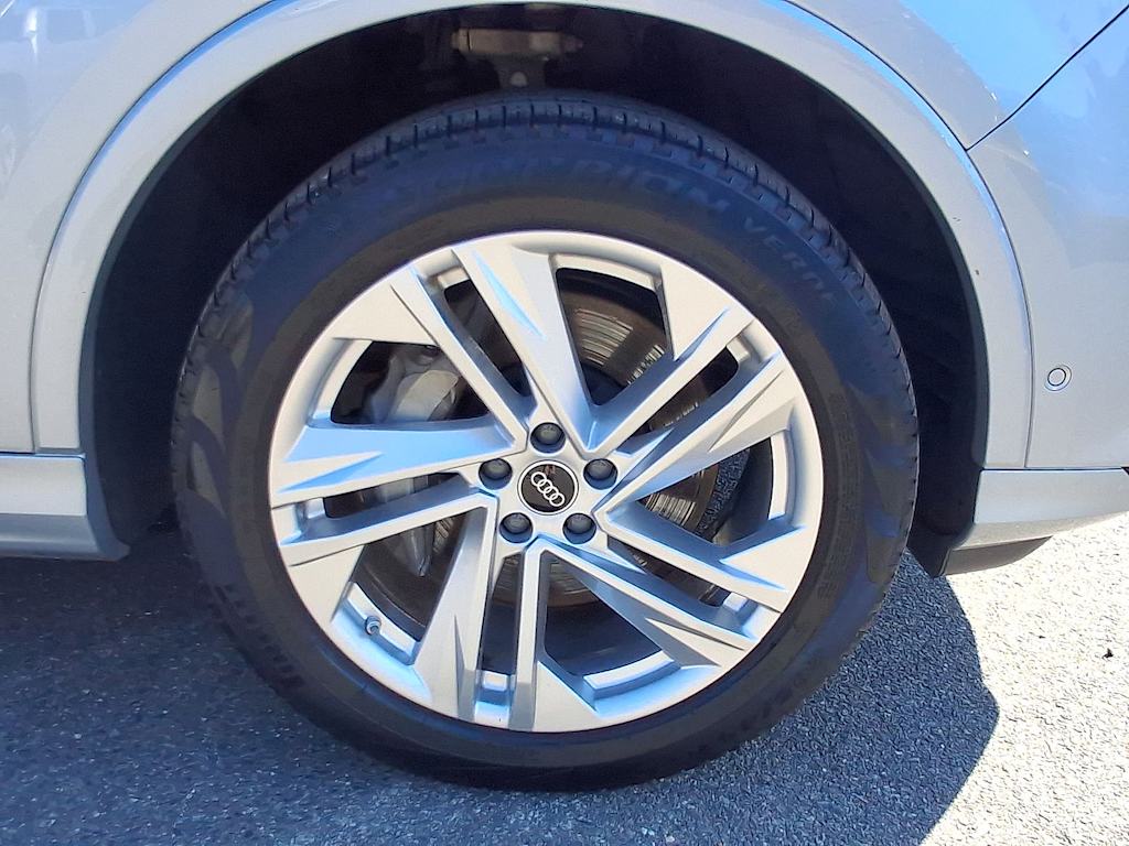 Thumbnail: 2023 Audi Q7 - 8