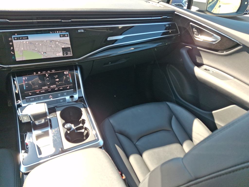 Thumbnail: 2023 Audi Q7 - 15