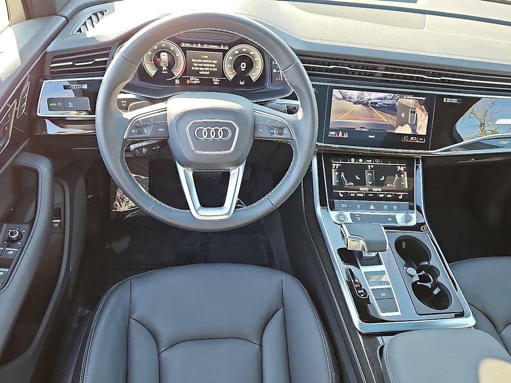 Thumbnail: 2025 Audi Q7 - 9