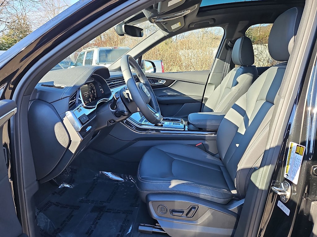 Thumbnail: 2025 Audi Q7 - 10