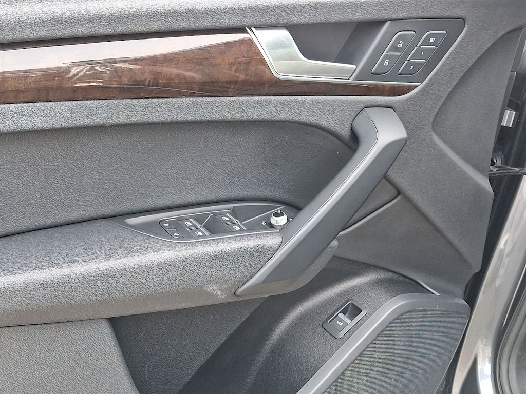 Thumbnail: 2019 Audi Q5 - 19