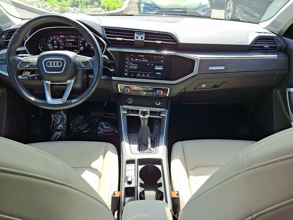 Thumbnail: 2022 Audi Q3 - 2