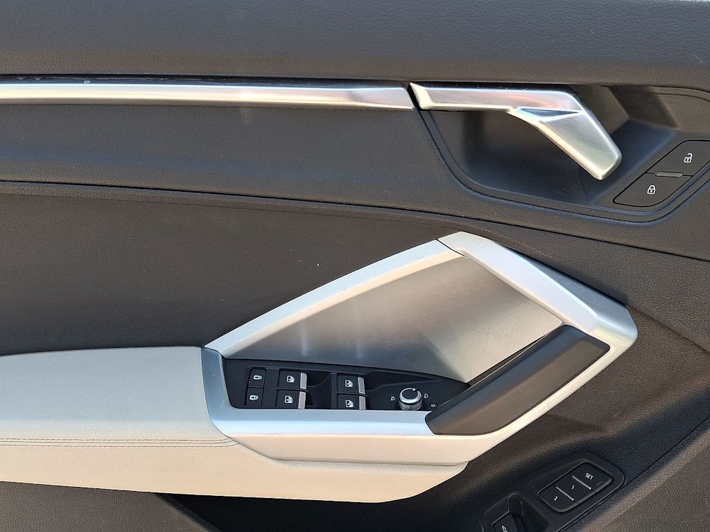 Thumbnail: 2022 Audi Q3 - 24