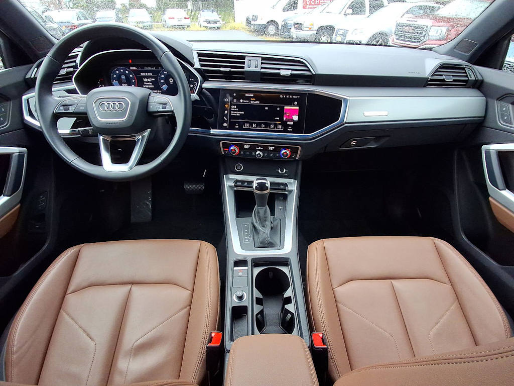 Thumbnail: 2023 Audi Q3 - 2