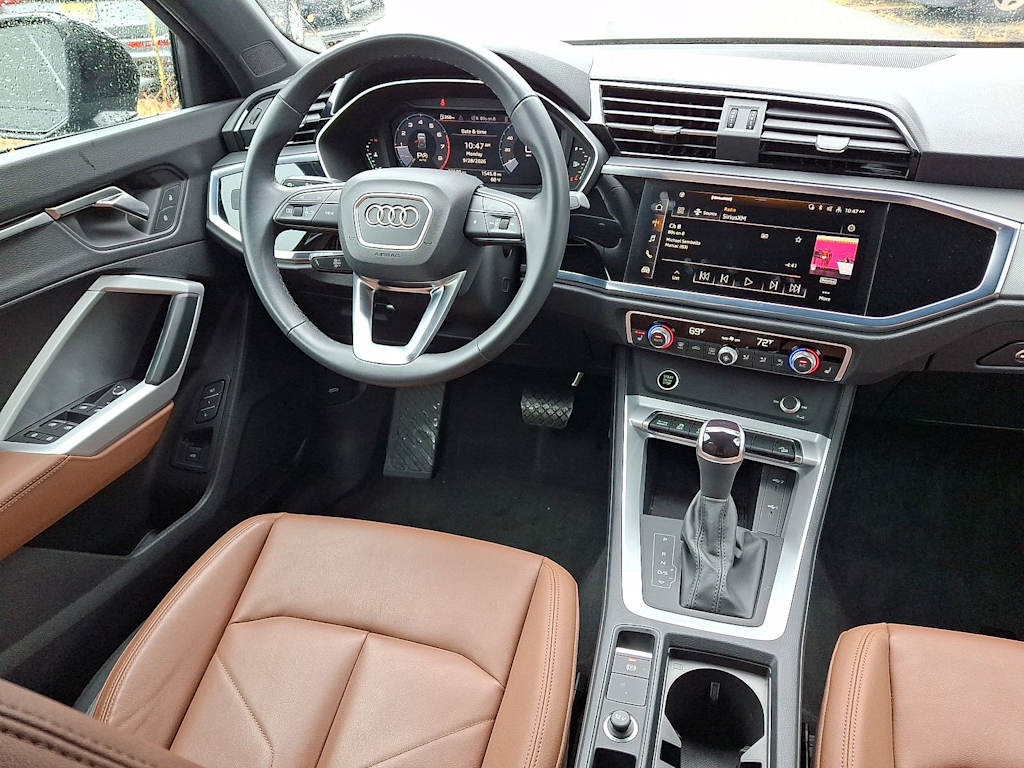 Thumbnail: 2023 Audi Q3 - 9