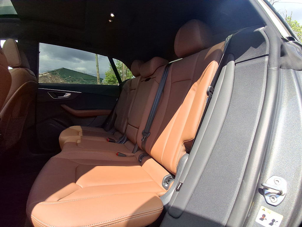 Thumbnail: 2025 Audi Q8 - 11