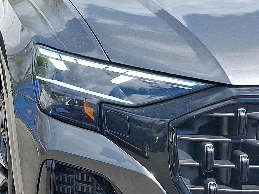 Thumbnail: 2025 Audi Q8 - 28