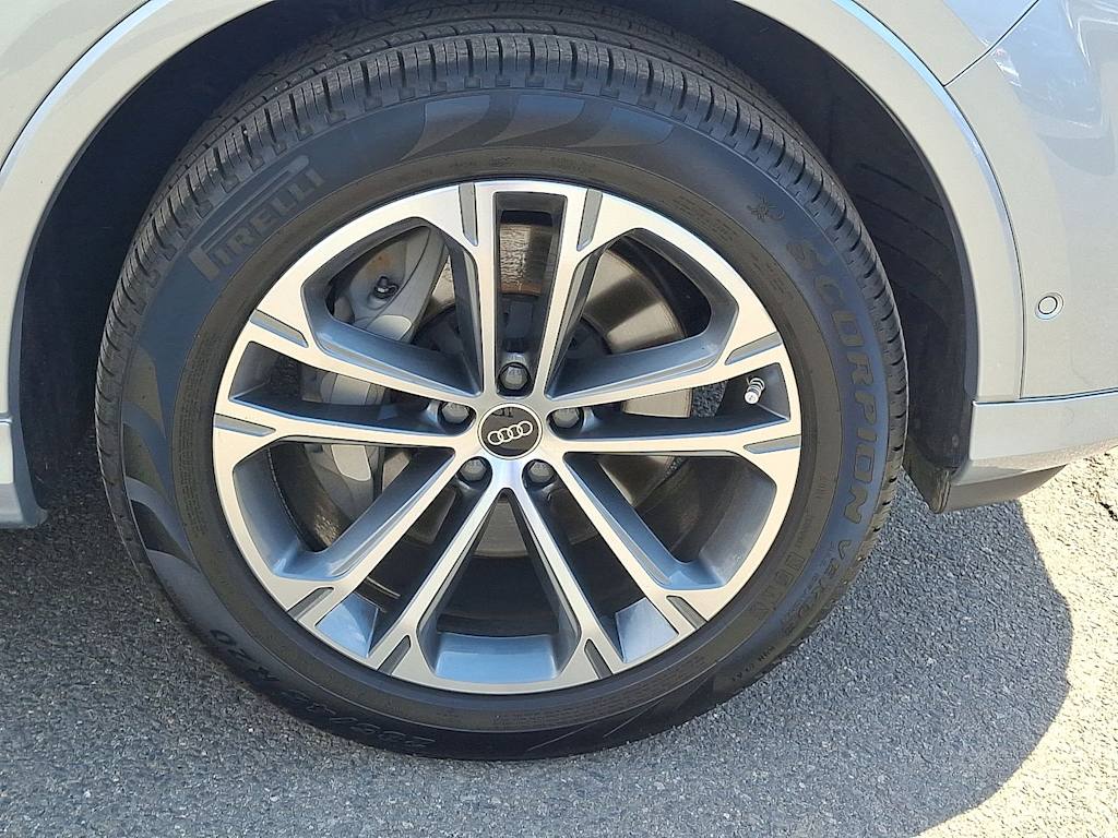 Thumbnail: 2026 Audi Q7 - 8