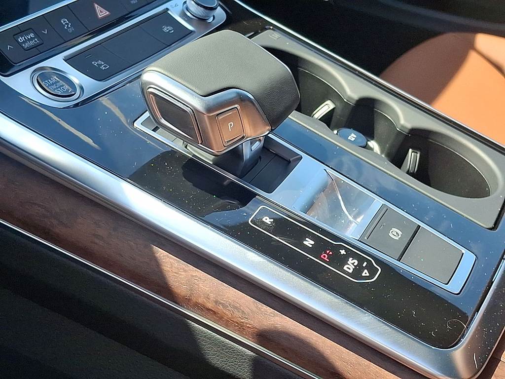 Thumbnail: 2026 Audi Q7 - 9