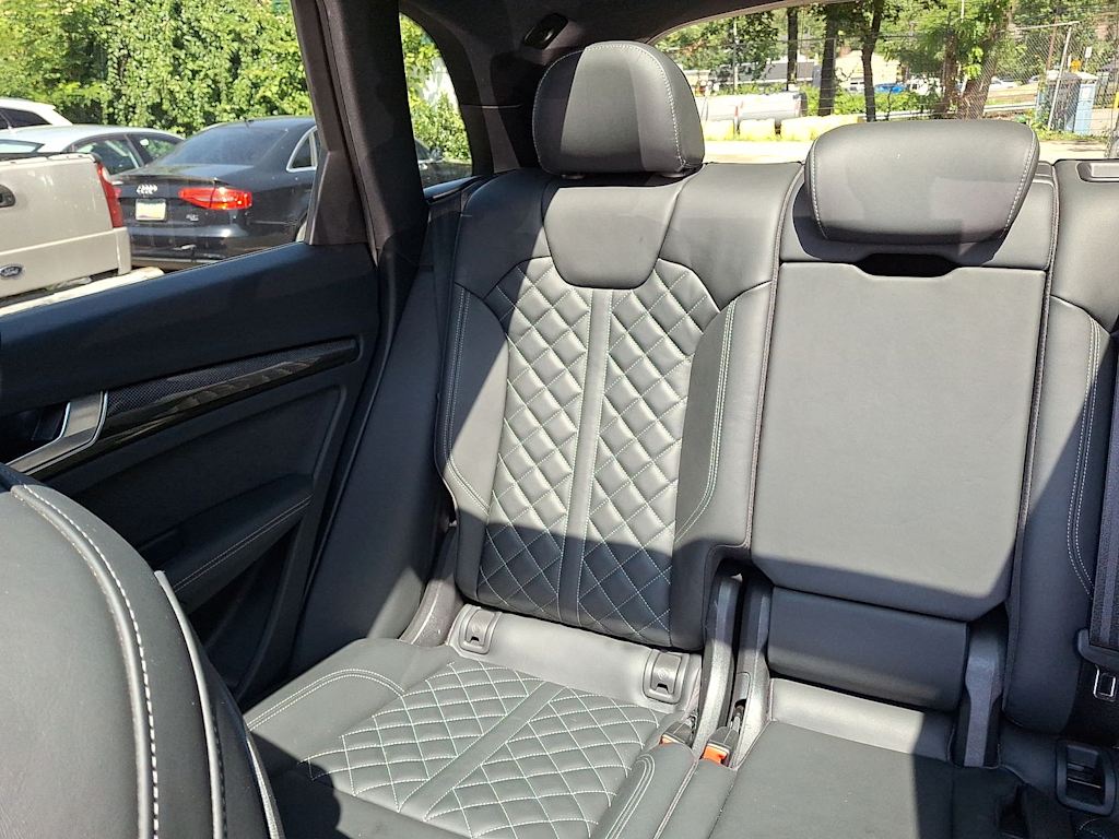 Thumbnail: 2023 Audi SQ5 - 11