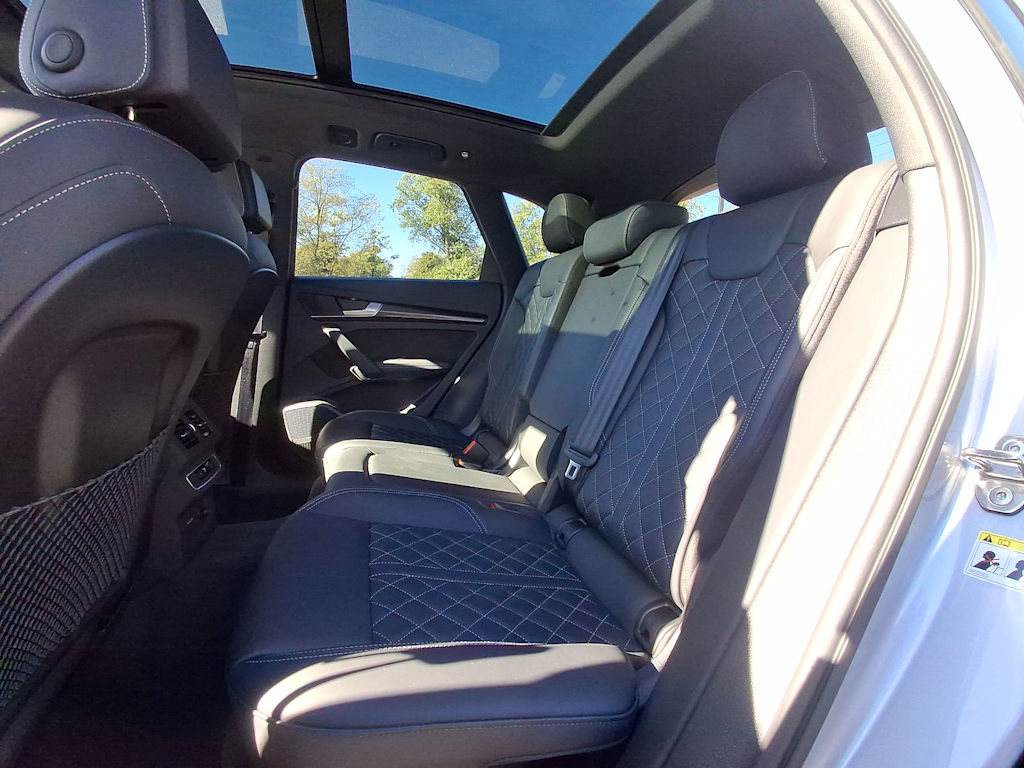 Thumbnail: 2024 Audi SQ5 - 11