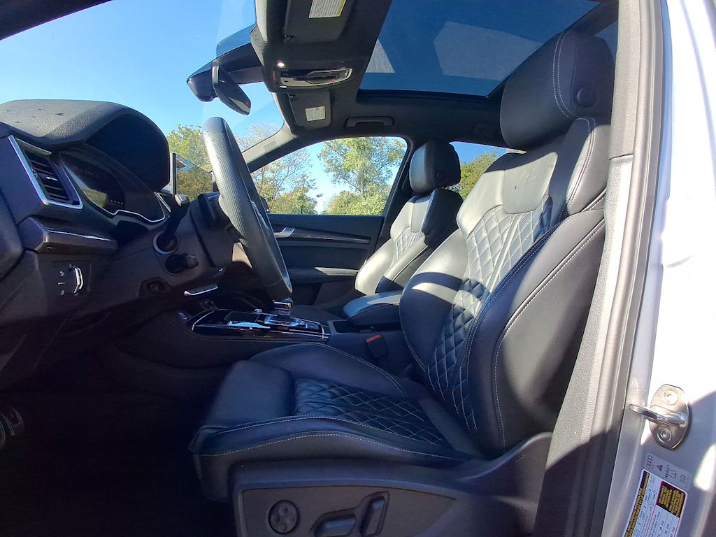 Thumbnail: 2024 Audi SQ5 - 10